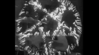 Mötley Crüe - Keep Your Eyes On The Money