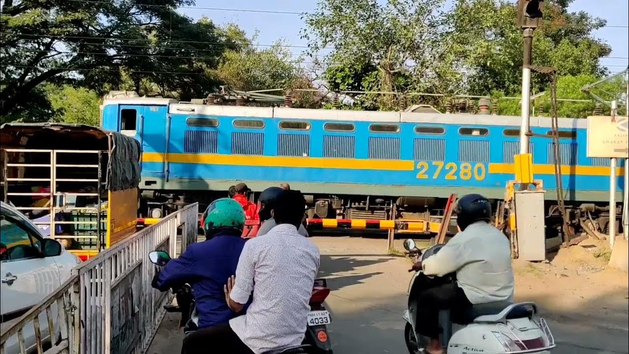 NMG Rake at Ghorpuri Level Crossing at Ghorpuri, Pune YouTube