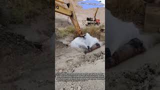 Breaking a 32-Inch Ductile Iron Pipe for Repair #worker #process #infrastructure #excavator #repair