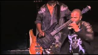 Miniatura del video "Kool & The Gang - Celebration - Live (2012 Van Halen Tour)"