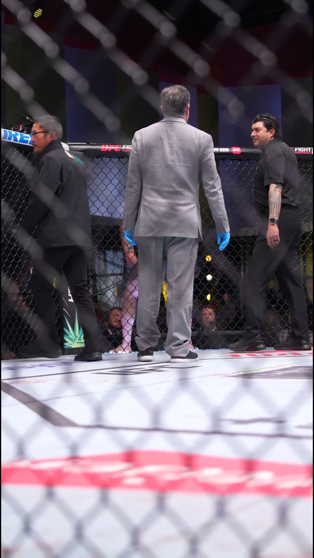 what a FIGHT ? #UFCVegas101
