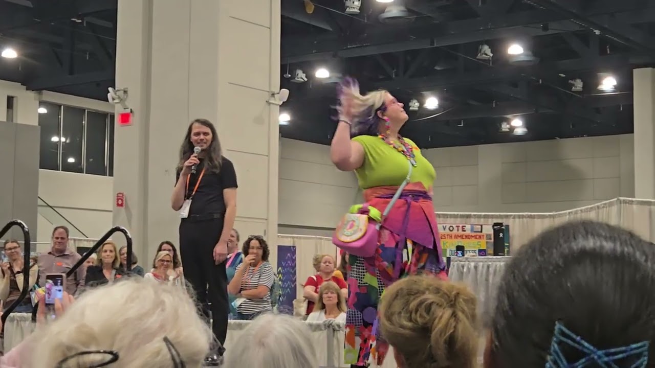 This is most of the fashionshow at QuiltCon. I missed the first part. 