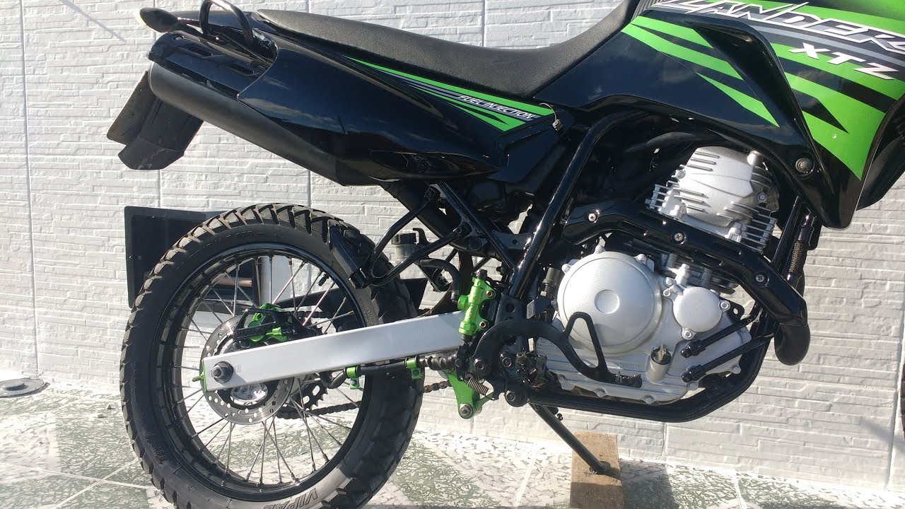 Moto Lander 250cc Preta 2008 Pintura Original com detalhes ...