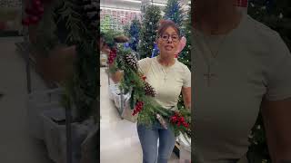 Come to  @hobbylobby for some Christmas tips! #tutorials #christmas #cristmasdecor ￼￼