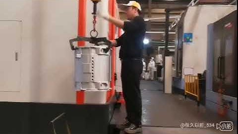 Intelligent lifting hoist with servo motor