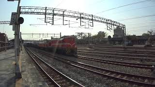 7202次貨物列車嘉義站開車R50+E200+兩節夕景彩繪商務車廂