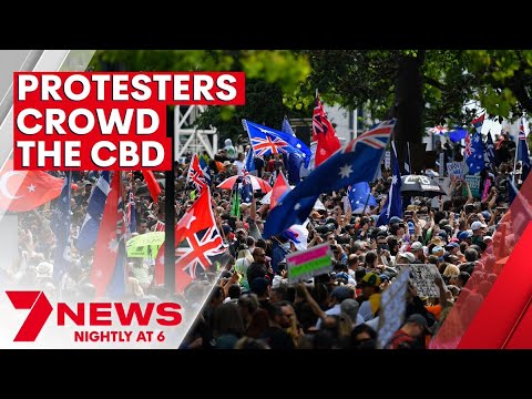 Protesters form a huge crowd in the Melbourne CBD | 7NEWS