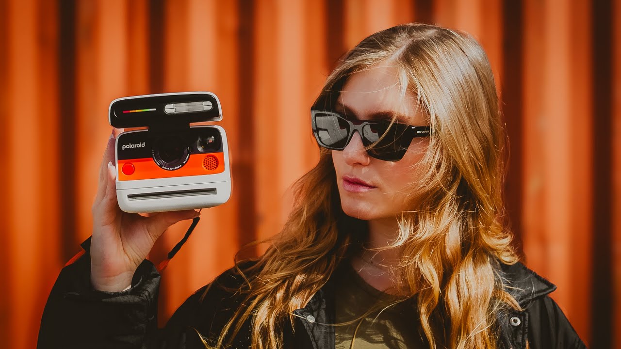 Has The POLAROID FLIP CAMERA Started A PHOTOGRAPHY REVOLUTION?! (The Return of Point-and-Shoots)