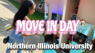 COLLEGE MOVE IN DAY!! 💞NIU / ShaeeMonaee