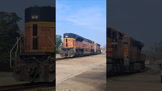 K3LA/EMD/ACe/C4! BNSF #9325 leads a slow/short SB CPKC power move out of Singer, Louisiana!!!