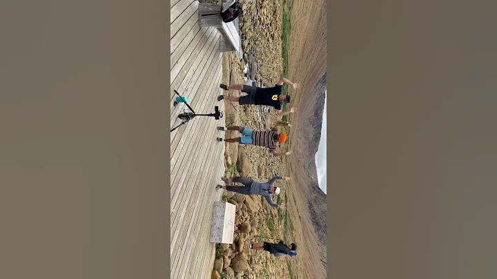 Danse avec Gurdeep Panther dans les Tablelands a G...