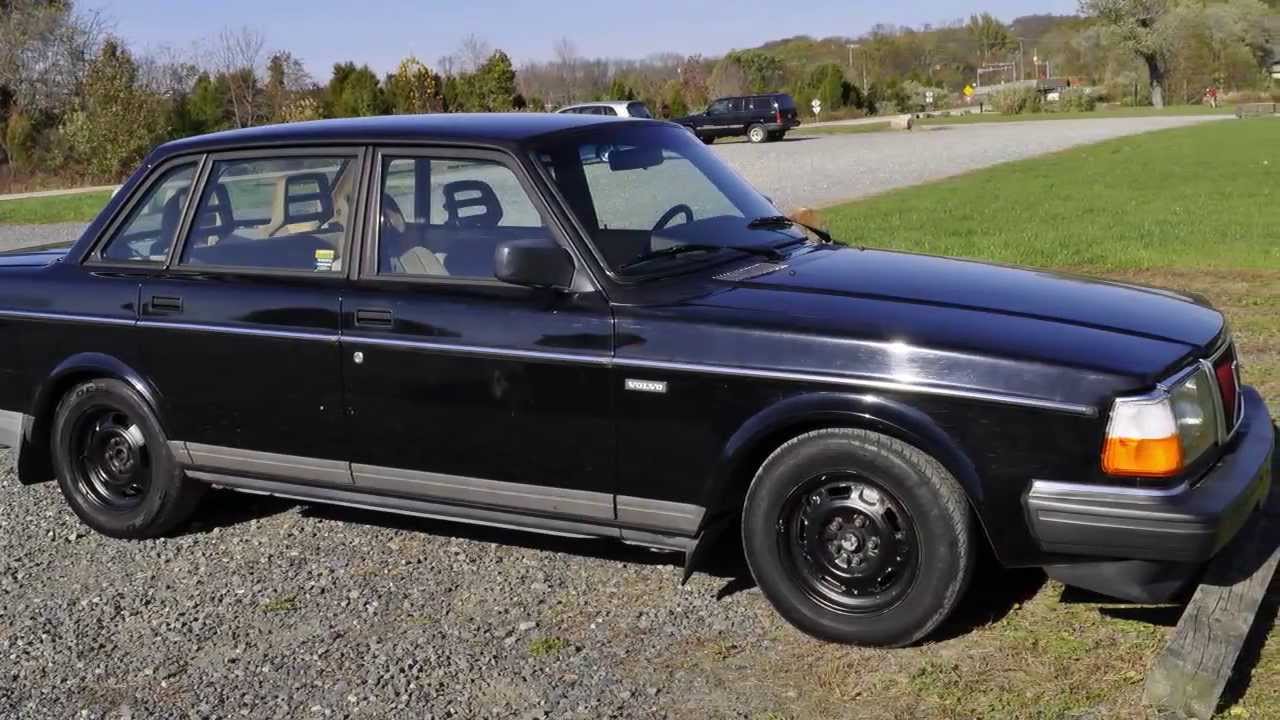 volvo 240 
