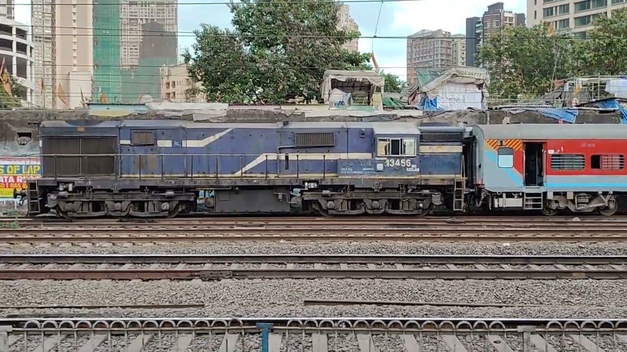 Ratlam WDGM engine shunting locomotive with Mumbai Tejas Rajdhani Express at Mumbai Central