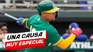 ¿Por qué Aledmys Díaz usa guantillas de COLORES DIFERENTES?
