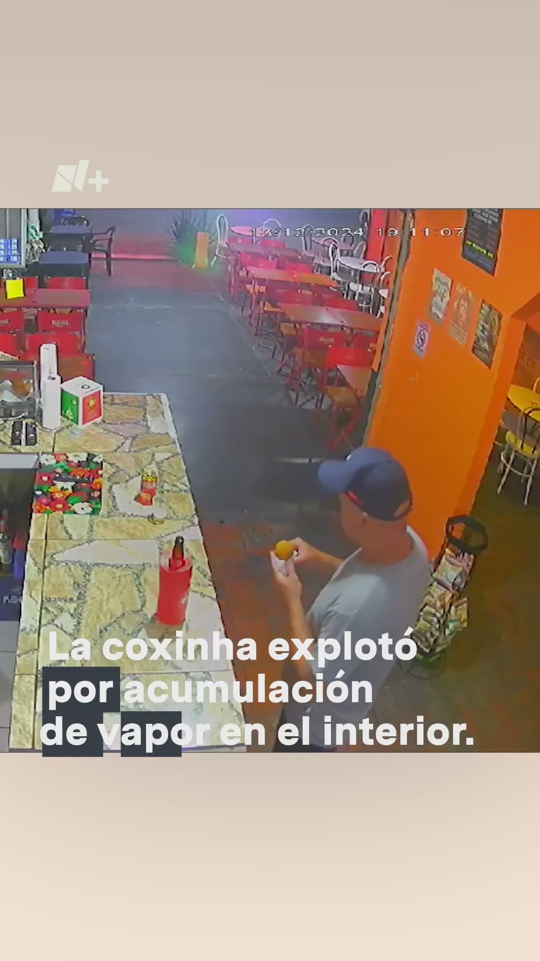 Bocadillo le explota en la cara a la primera mordida - N+ #Shorts