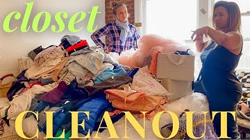 SMALL CLOSET DECLUTTER & ORGANIZE! Organizing strangers closets for free 🏡✨👗