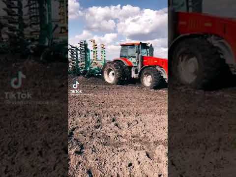 МТЗ-3522. Буксирует.