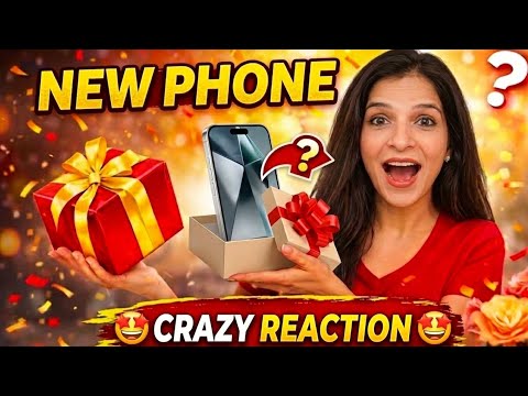 I Surprised Her With A New Phone And This Happened...😲 || Watch till end ❤️ || Mom Reaction🤩