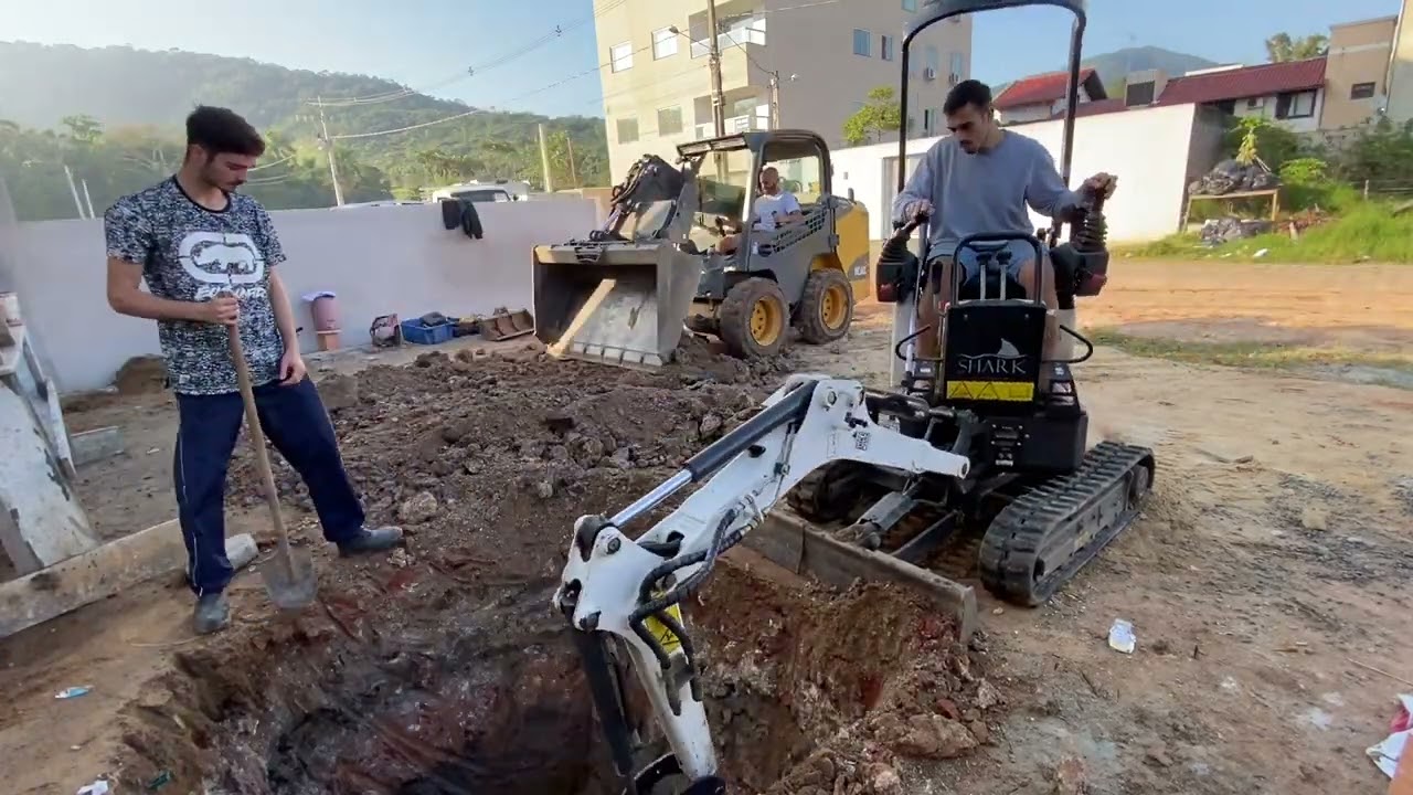 INSTALAÇÃO de fossa com a MINI escavadeira BOBCAT e10