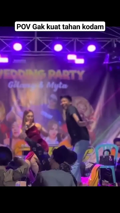 #Viral Joget di panggung  depan istri 😁😁😂😂