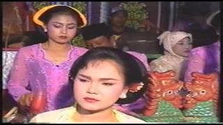 GIRU GIRUAN IRAMA PUTRI  LIVE IN SEPUDI PART 1