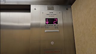 Otis (Mod. by Otis) Traction Elevator @ Neiman Marcus - Northbrook Court - Northbrook, IL