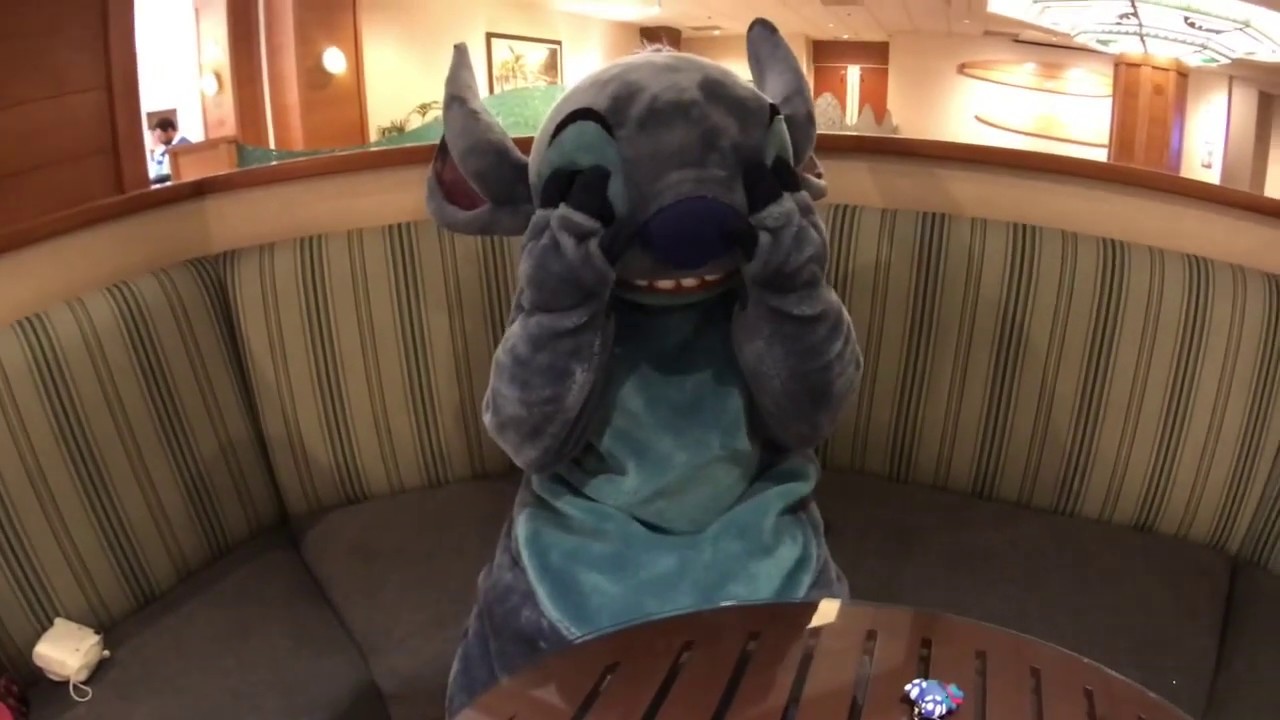 Giving Stitch gifts! // Disneyland