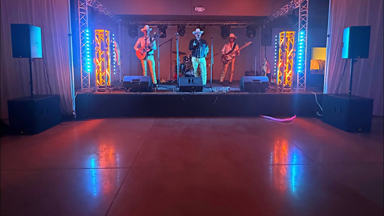 Los Escoltas De La Sierra - El Junior - YouTube