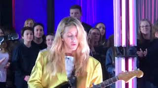 Download Lagu Ellie Goulding Sixteen MP3 Ellie Goulding Sixteen