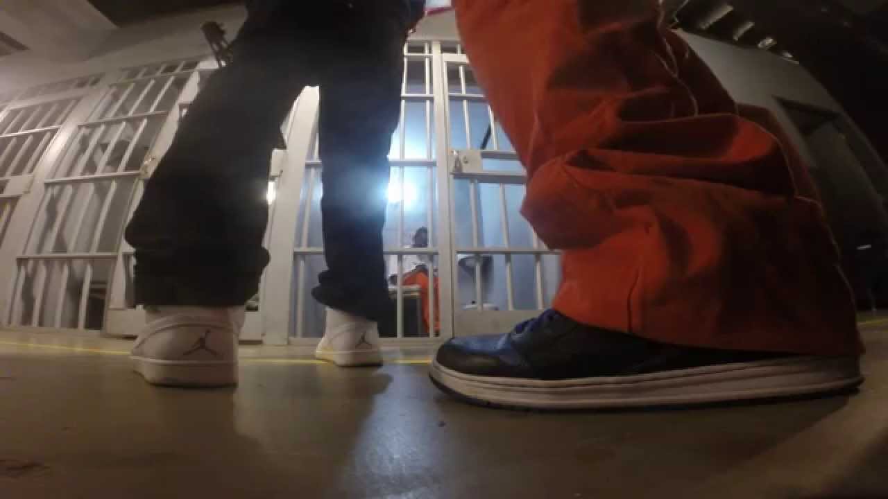 Guarda Mr. Criminal Presents - "Crime Time Vision" Episode 11 (CTV) 2015 su YouTube Guarda Mr. Criminal Presents - "Crime Time Vision" Episode 11 (CTV) 2015 su YouTube
