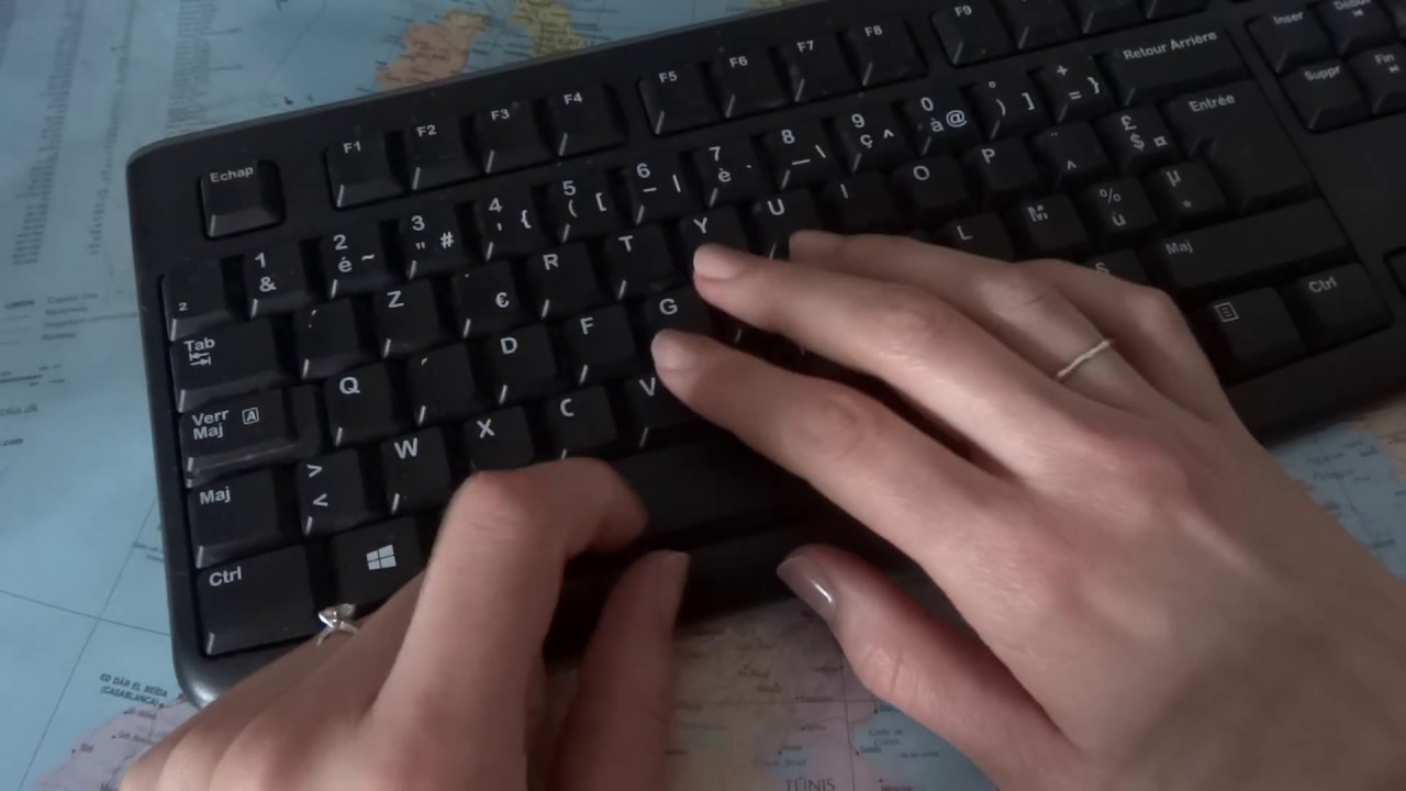 ASMR français - Role play - Réception clinique du sommeil - Bruit de clavier de pc.