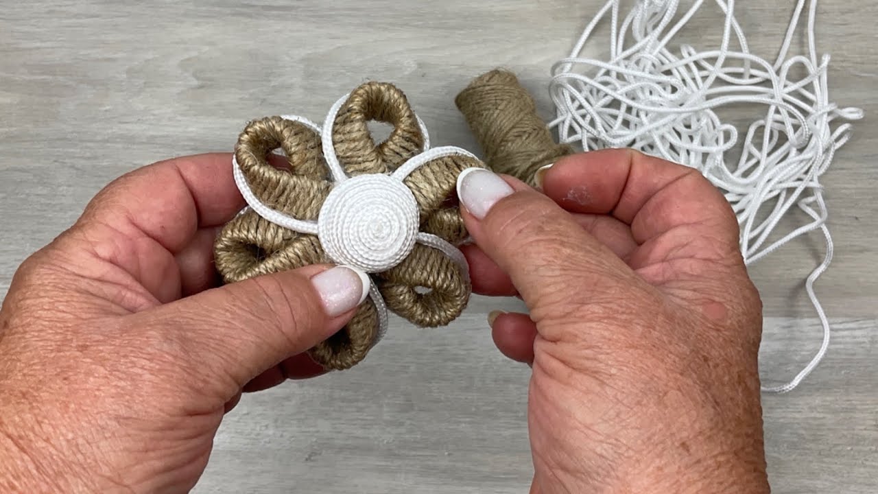 DIY 🤲Как сделать оригинальную вазу из клеенки и джута. Декор дома.🤲 ...