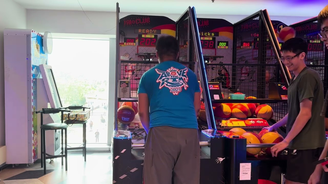 來知名市集玩AI投籃機能投出多少分？