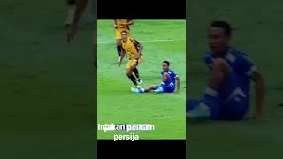 Injakan Pemain Persija Ke Beckham Putra Hingga Mendapat Kartu Merah  persib persija fyp