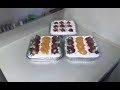 Decorando tres leches en bandeja con fruta - así los entrego