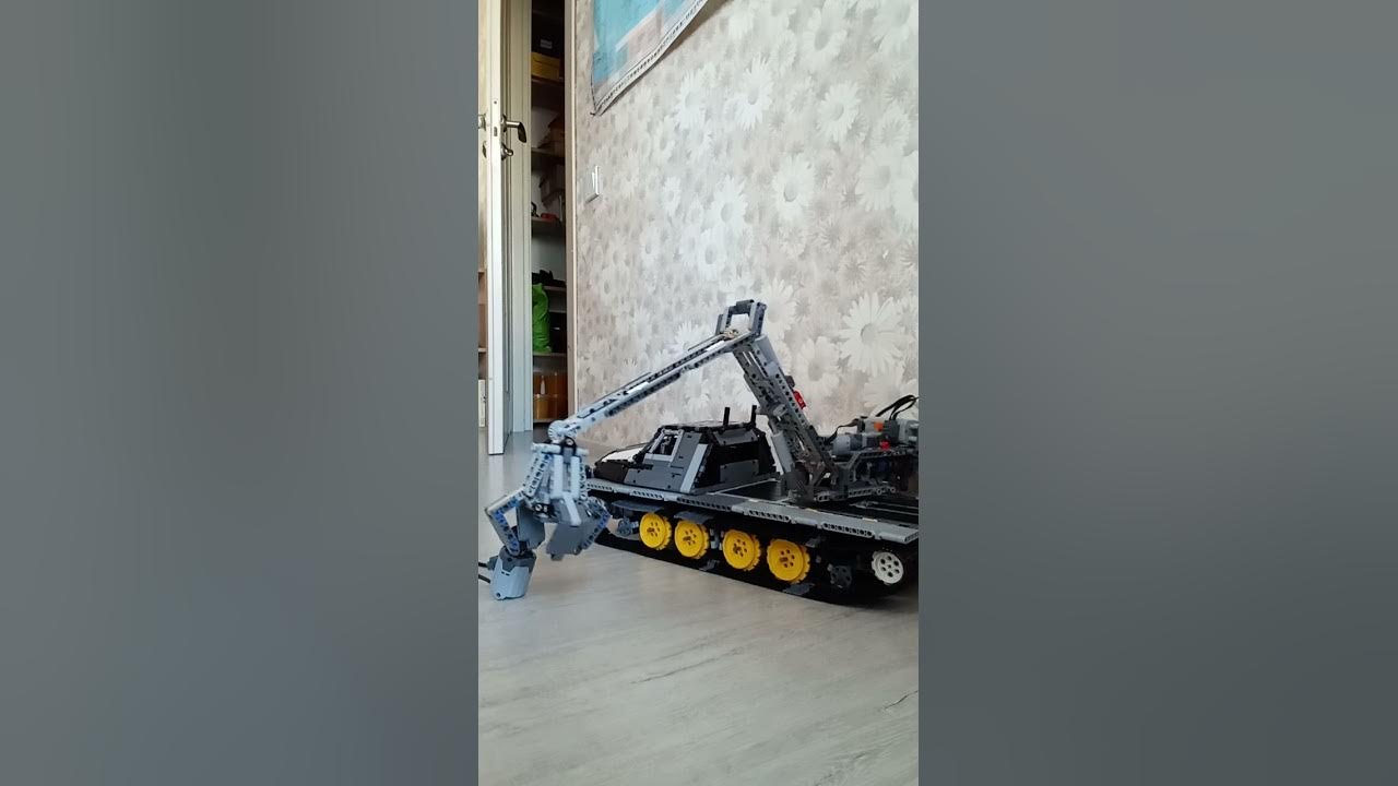 манипулятор на вездеходе ГТТ. Модель из лего техник. - YouTube