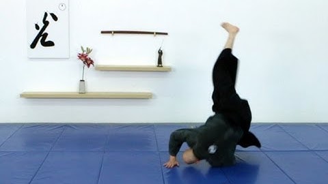 Forward breakfall, Ninjutsu, Zenpo ukemi, basic - techniques for Akban wiki