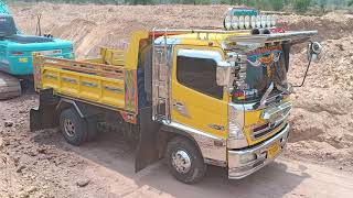 งานเหมาจัดเต็มทีมงานมังกรทรัพย์ Dump trucks excavator