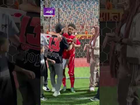 برفقة زوجته مروان عطية بيتصور مع اسرته بعد الفوز بالدوري