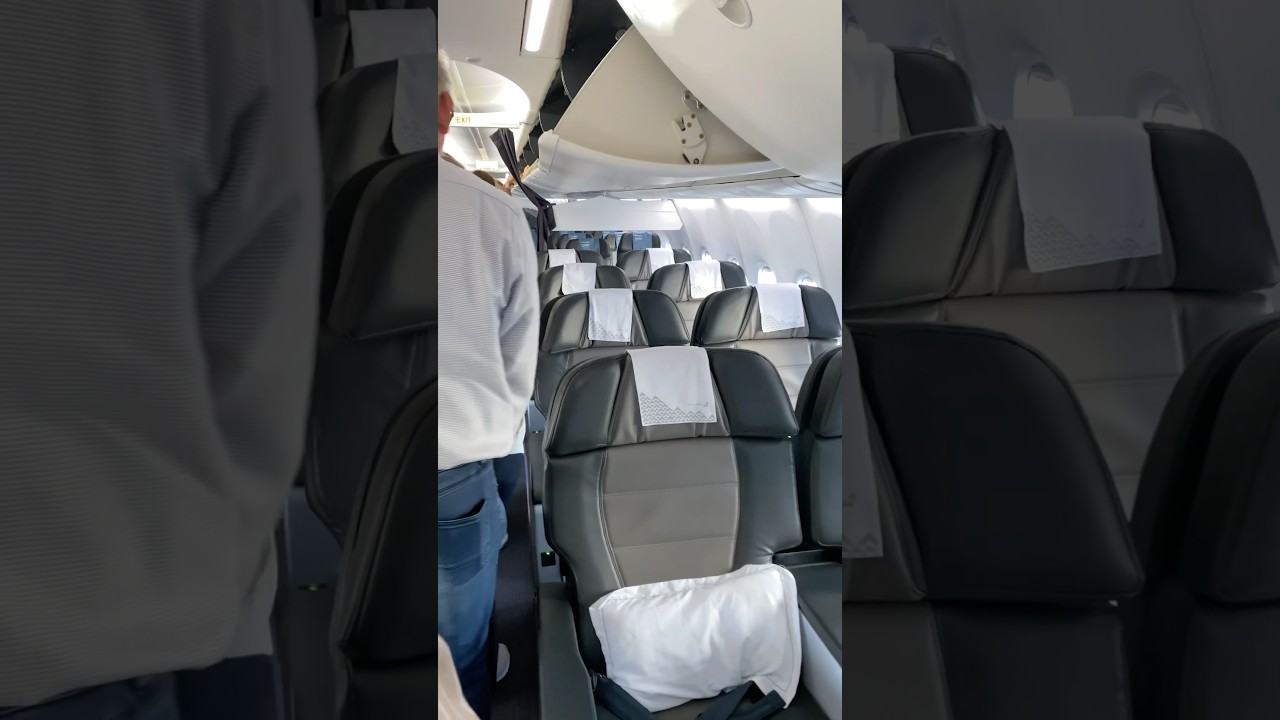 Boarding an Icelandair Boeing 737 MAX 8 from KEF🇮🇸 