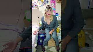 crossdresser siendo la jefa de tu trabajo probando outfit