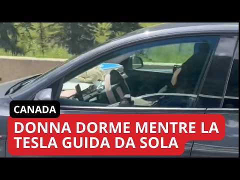 Video Donna dorme al volante mentre la Tesla guida da sola