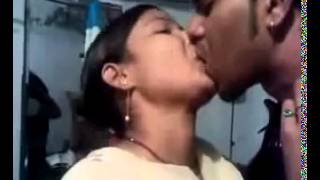 Bangladeshi college girl long kiss with bf বাংলাদে