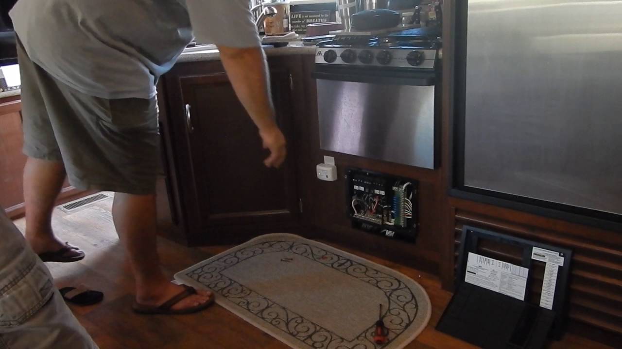 Watch as Electrical Arc almost catches our RV on fire - Fulltime RV ...