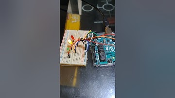 Traffic Light Simulator using Arduino Uno
