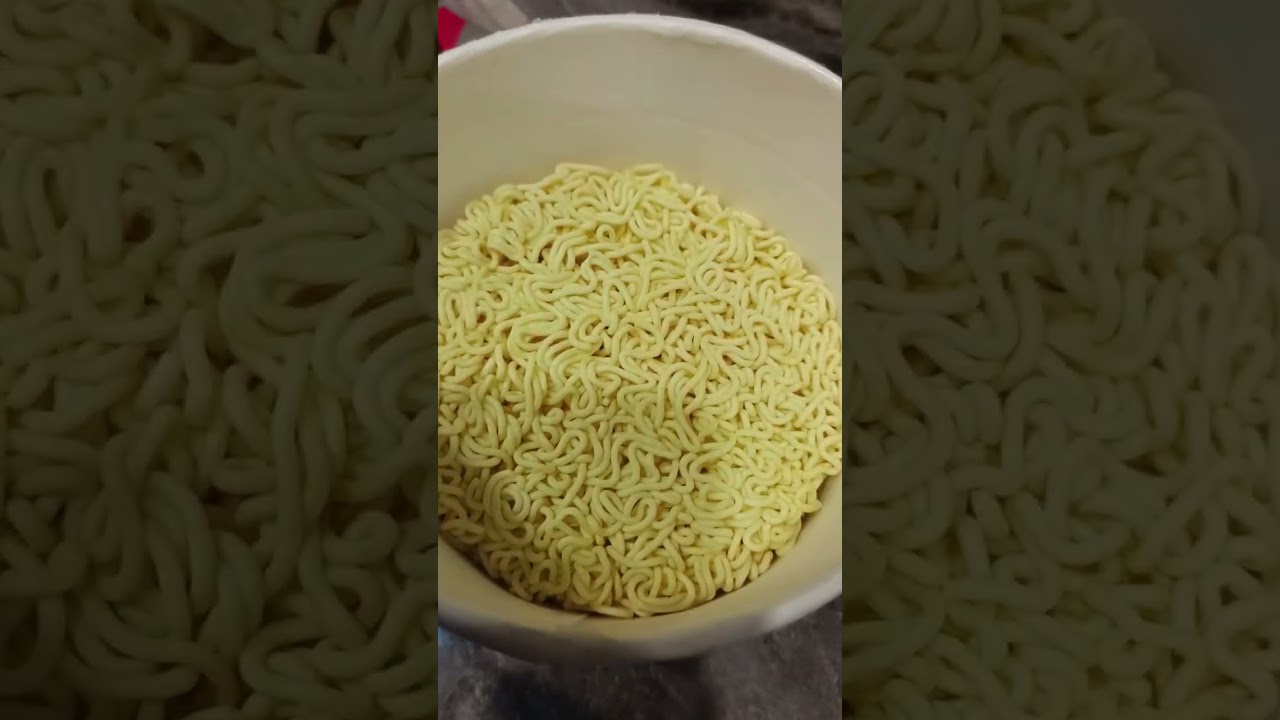 Tasting Chinese noodels! Subscribe