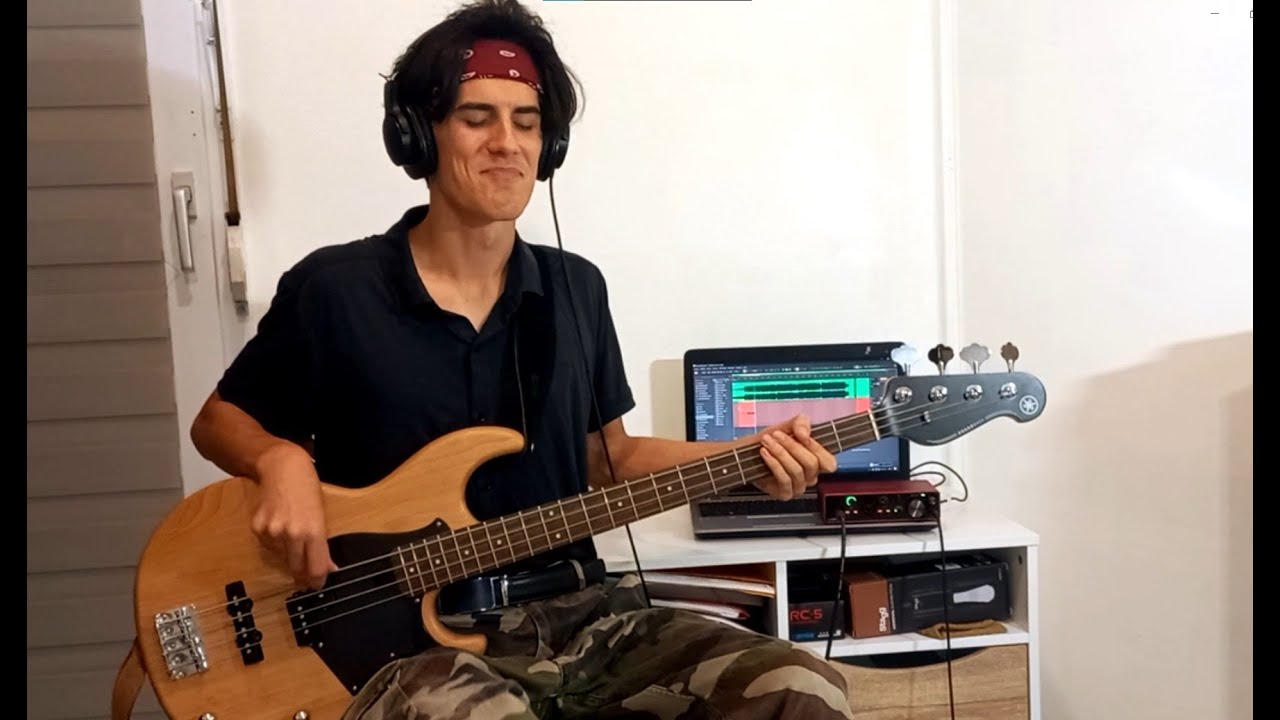 Bass Cover | Thunderstruck - AC/DC - YouTube