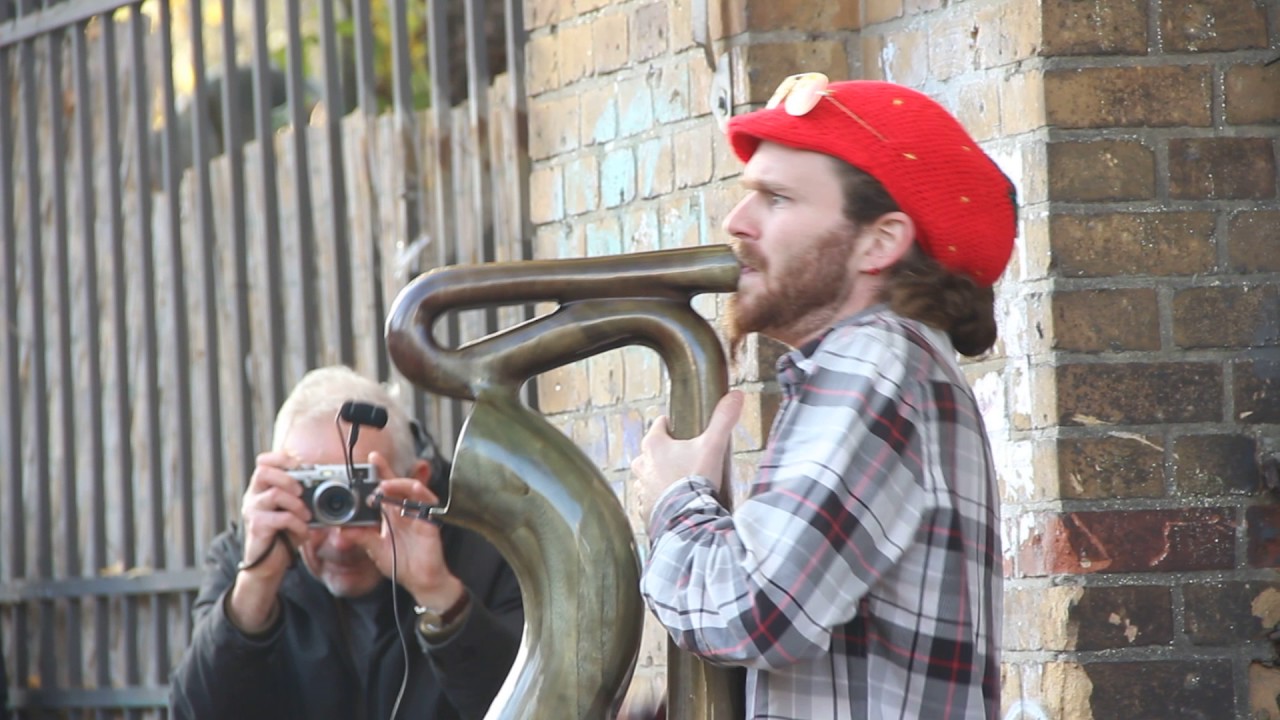 Легендарний полуничний чоловічок (The legendary Strawberry men) YouTube