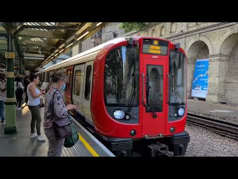 Video: Har south kensington tube fått et løft?