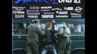 Video thumbnail of "Untergangskommando - Punk und Polizei"